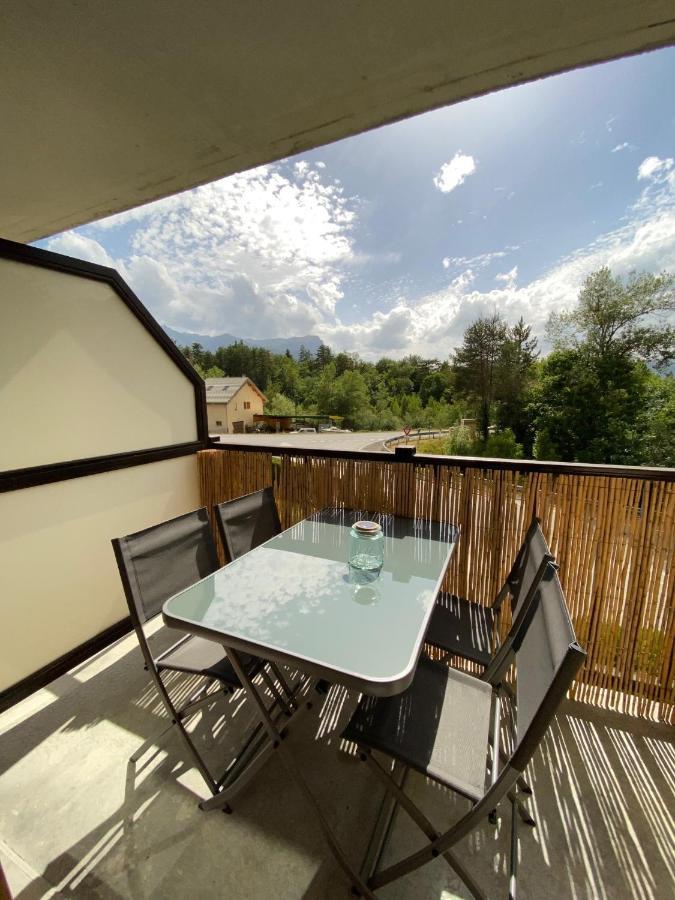 Appartement Situe A Cote Du Lac De Serre Poncon Saint-Sauveur  Екстер'єр фото